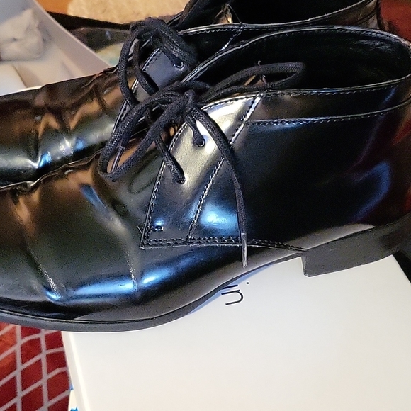 Calvin Klein - Picture 3 of 11